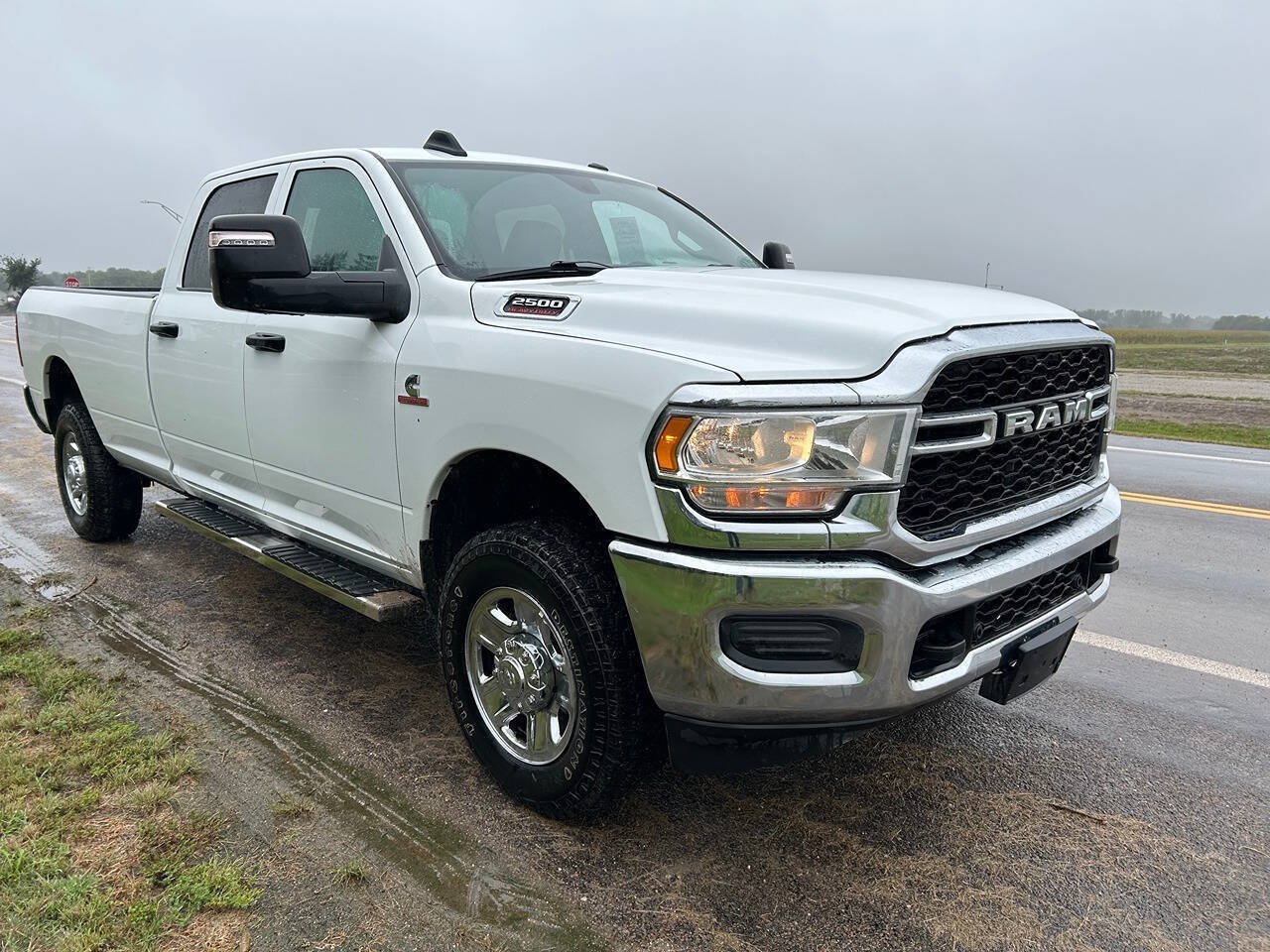 Used 2023 RAM 2500 Tradesman w/ Chrome Appearance Group AWD/4WD image 8
