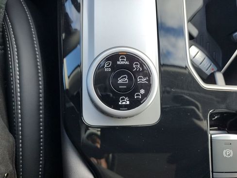 New 2026 Mitsubishi Outlander SE image 25