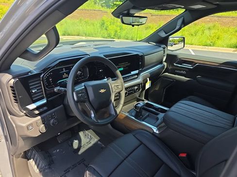 New 2026 Chevrolet Silverado 1500 High Country AWD/4WD image 16