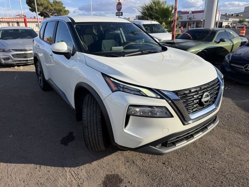 Used 2023 Nissan Rogue SV FWD image 3