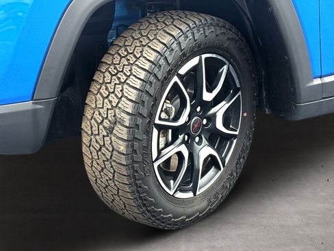 Used 2025 Jeep Compass Trailhawk AWD/4WD image 24