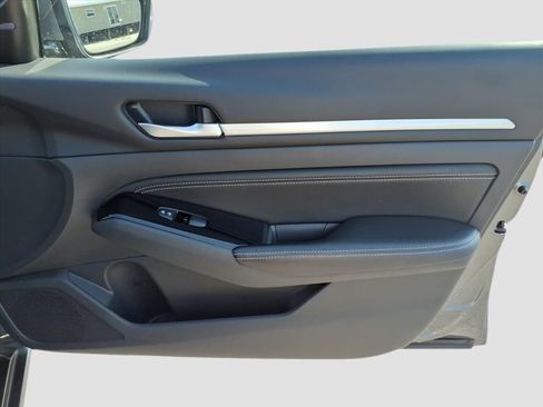 Used 2023 Nissan Altima 2.5 SL image 15