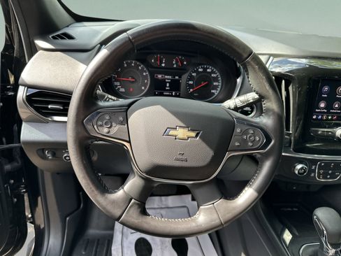 Used 2022 Chevrolet Traverse LT FWD image 11