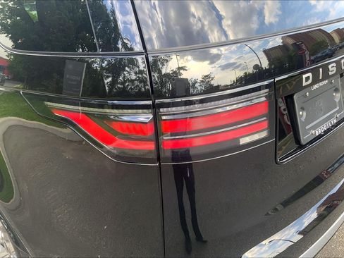 New 2026 Land Rover Discovery Limited Edition AWD/4WD image 14