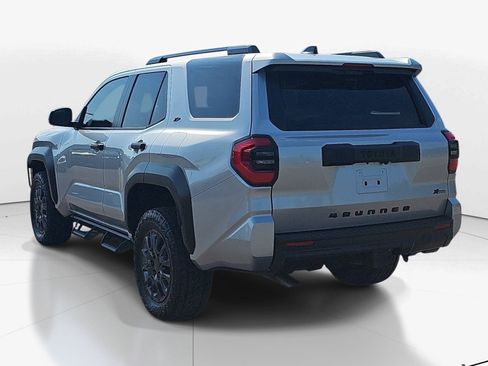 Used 2025 Toyota 4Runner SR5 AWD/4WD image 6