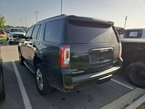Used 2017 GMC Yukon SLE w/ SLE Value Package AWD/4WD image 2