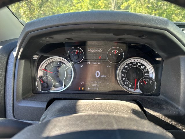 Used 2018 RAM 1500 SLT AWD/4WD image 14