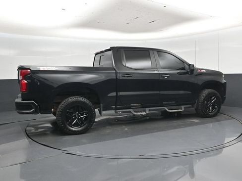 Used 2022 Chevrolet Silverado 1500 LT Trail Boss w/ Convenience Package II AWD/4WD image 3
