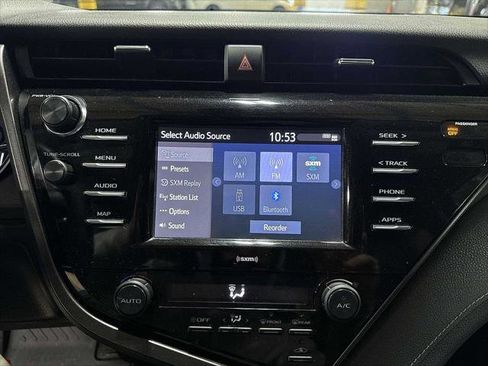 Certified 2020 Toyota Camry SE image 20