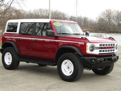 Used 2025 Ford Bronco Heritage Edition AWD/4WD image 6