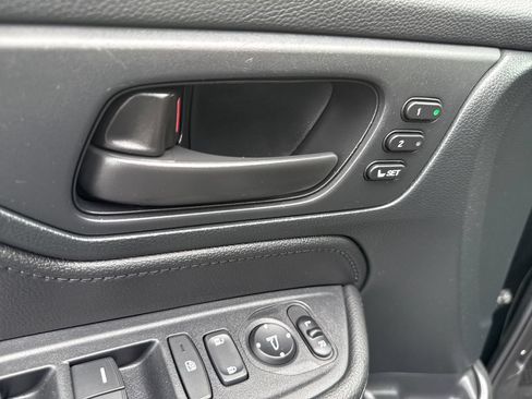 Used 2023 Honda Odyssey EX-L image 7
