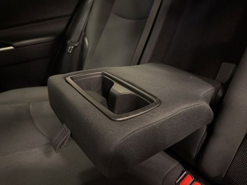 Used 2019 Toyota RAV4 LE image 29