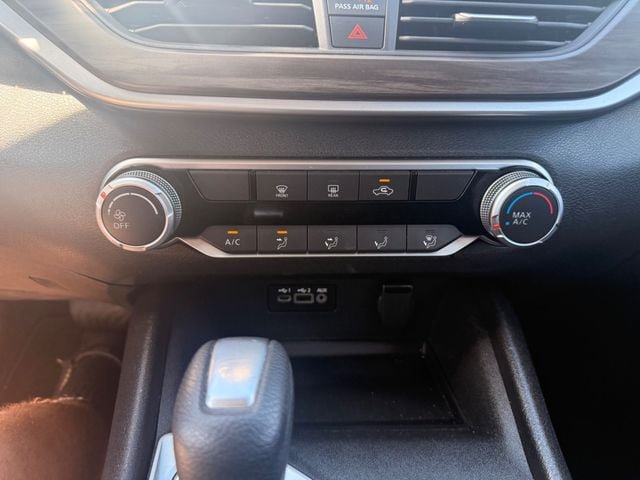 Used 2025 Nissan Altima 2.5 SV FWD image 5
