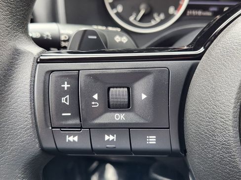 Used 2023 Nissan Rogue SV AWD/4WD image 21