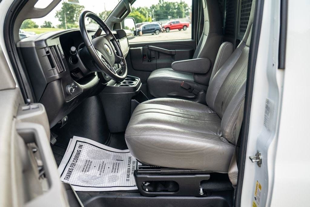 Used 2023 Chevrolet Express 3500 Extended w/ Driver Convenience Package RWD image 13