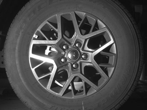 Used 2025 Jeep Wrangler Sahara image 13