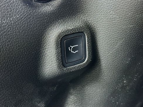 Used 2022 Jeep Compass Altitude w/ Convenience Group image 28