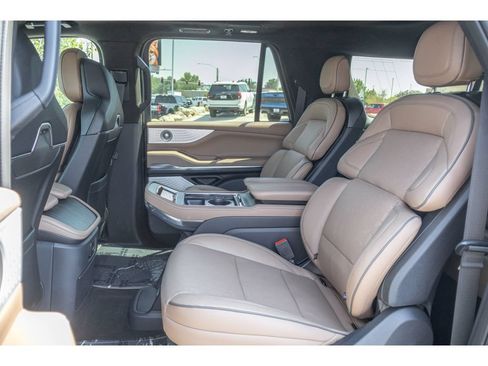 Used 2026 Lincoln Navigator L Black Label AWD/4WD image 13
