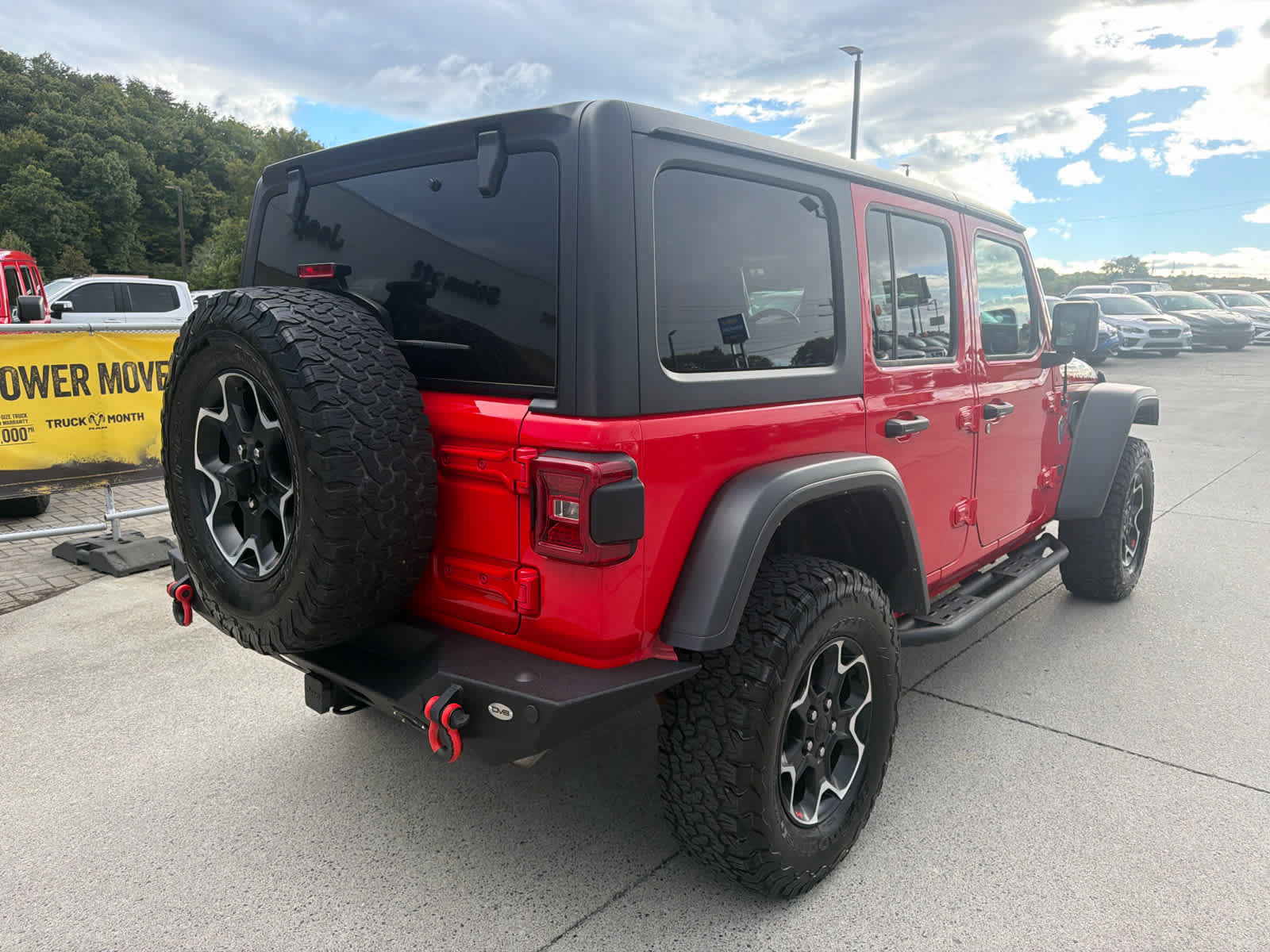 Used 2023 Jeep Wrangler Unlimited Rubicon w/ LED Lighting Group AWD/4WD image 7
