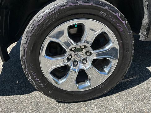 Used 2019 RAM 1500 Big Horn AWD/4WD image 14