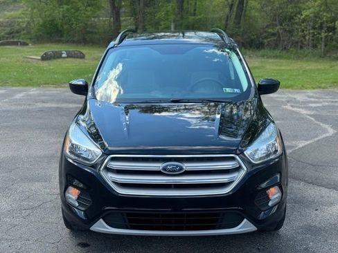 Used 2018 Ford Escape SE FWD image 2