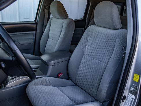 Used 2010 Toyota Tacoma 4x4 Double Cab V6 image 18