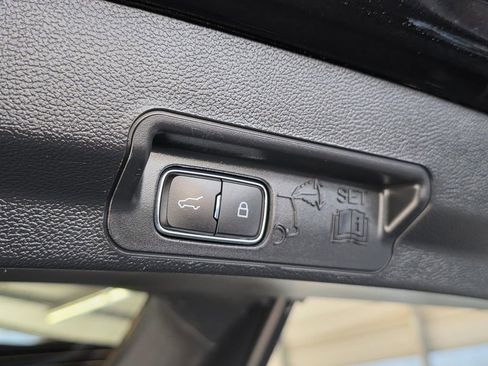Used 2023 Ford Explorer XLT w/ Equipment Group 202A RWD image 13