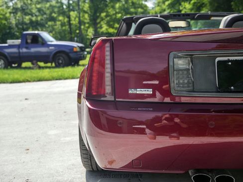 Used 2006 Cadillac XLR RWD image 90