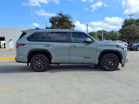 Certified 2025 Toyota Sequoia Platinum AWD/4WD image 4