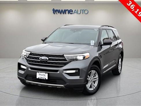 Used 2023 Ford Explorer XLT w/ Equipment Group 202A image 9