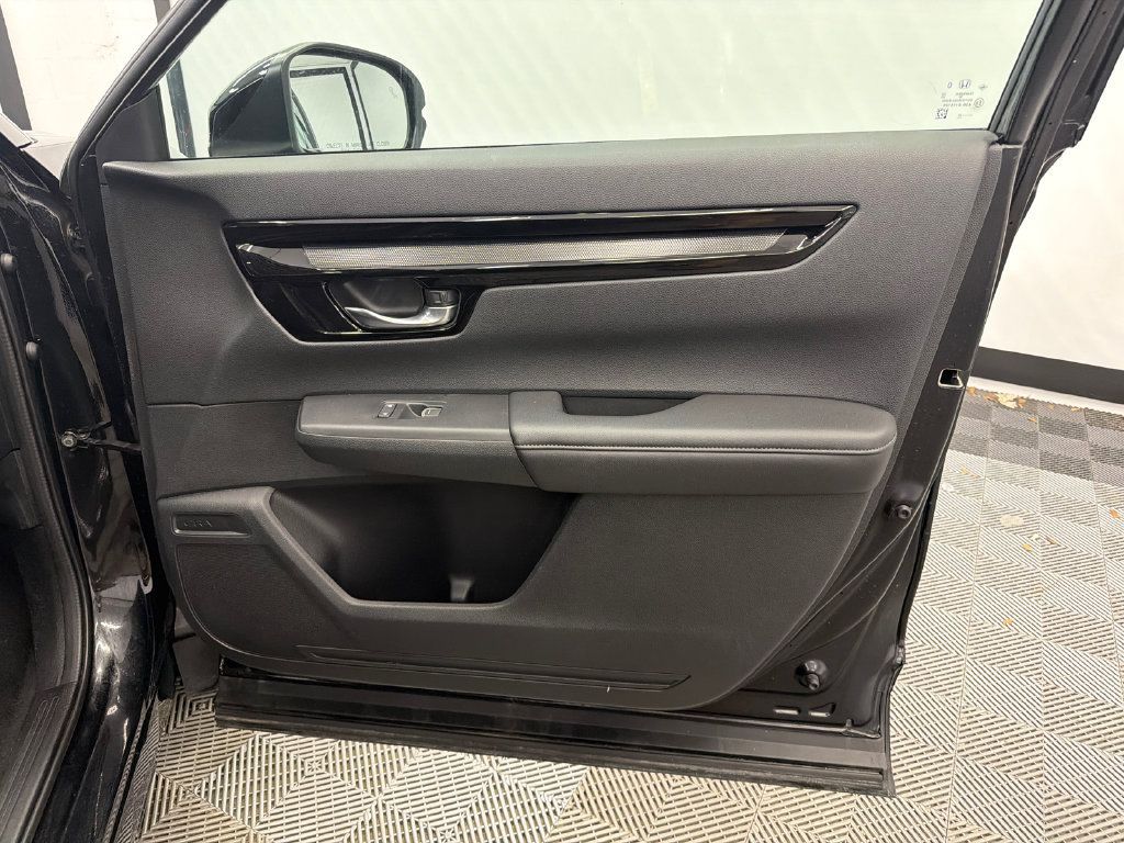 Used 2025 Honda CR-V EX-L image 16