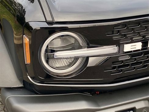 Used 2023 Ford Bronco Wildtrak image 4