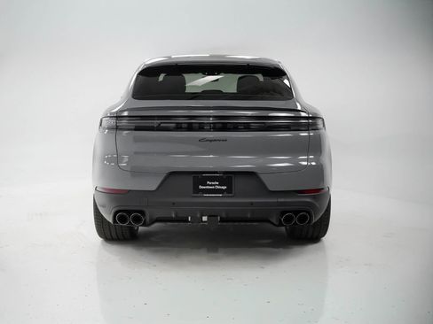Used 2025 Porsche Cayenne Coupe AWD/4WD image 11