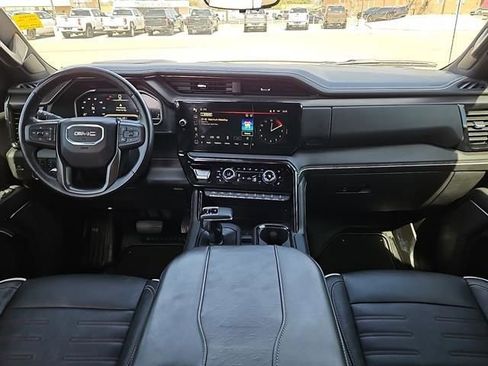 Used 2023 GMC Sierra 1500 AT4X image 3