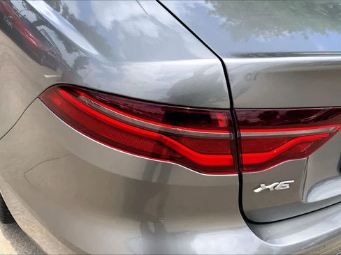 Used 2020 Jaguar XE S RWD image 28