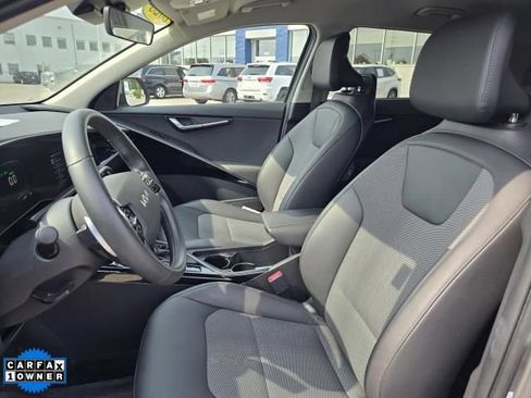 Used 2023 Kia Niro EX FWD image 17
