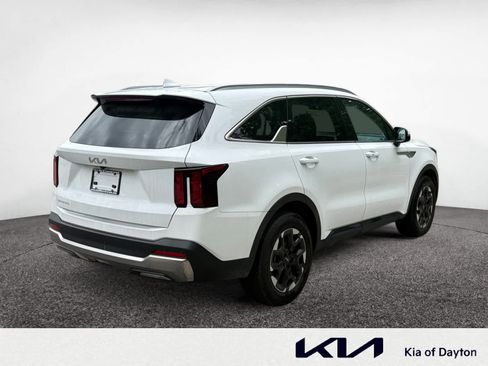 Used 2025 Kia Sorento S FWD image 5