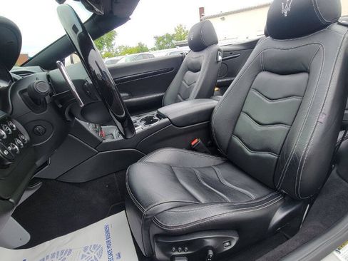Used 2017 Maserati GranTurismo Convertible RWD image 21