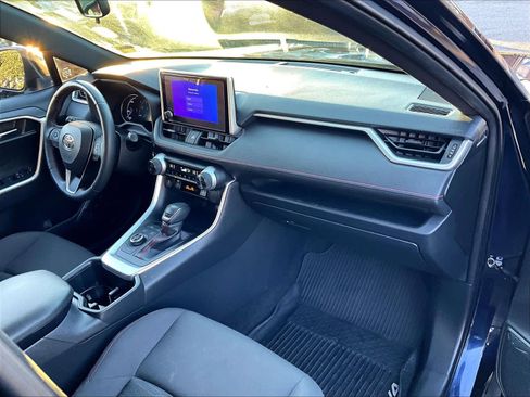 Used 2023 Toyota RAV4 SE image 14