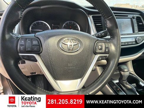 Certified 2018 Toyota Highlander Limited FWD image 16