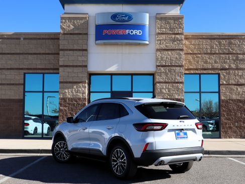 New 2026 Ford Escape SE image 8