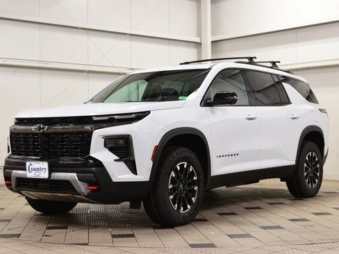 New 2026 Chevrolet Traverse Z71 w/ Enhanced Driving Package image 3