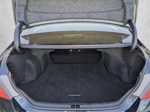 Used 2016 Toyota Camry XLE w/ Moonroof Package image 6