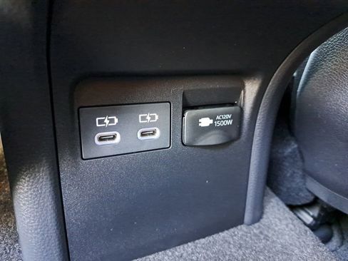 New 2026 Toyota Prius SE image 9