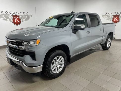 Used 2024 Chevrolet Silverado 1500 LT AWD/4WD image 3