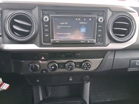 Used 2018 Toyota Tacoma SR5 image 20