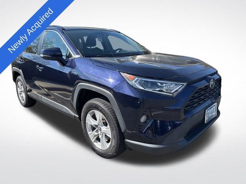 Used 2021 Toyota RAV4 XLE w/ Convenience Package image 1