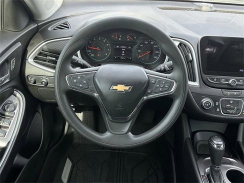 Used 2020 Chevrolet Malibu LS image 25