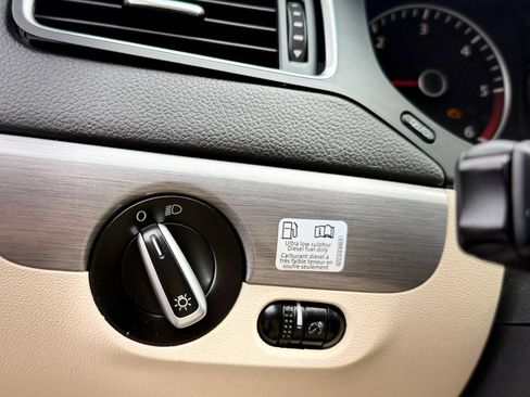 Used 2014 Volkswagen Jetta TDI FWD image 20
