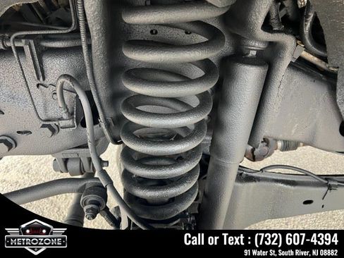 Used 2013 Ford F550 4x4 Crew Cab Super Duty w/ Payload Upgrade Pkg image 33